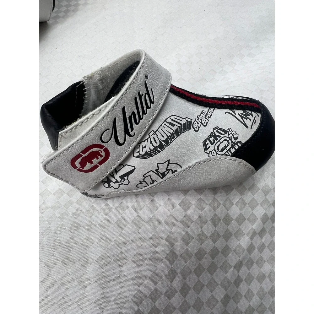 Ecko‎ Unltd Clout II Crib Shoes Baby Size 2 White Black Red Graffiti Sneakers
